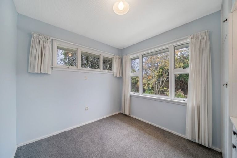 Photo of property in 10 Burnside Crescent, Burnside, Christchurch, 8053
