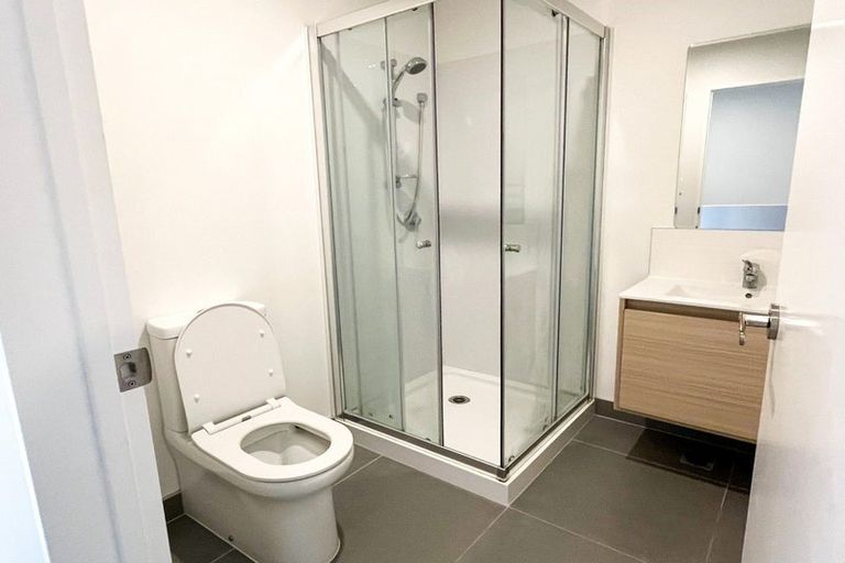 Photo of property in 65 Huri Street, Mangere Bridge, Auckland, 2022