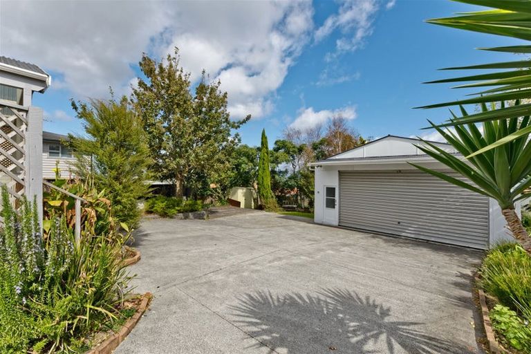Photo of property in 738 East Coast Road, Pinehill, Auckland, 0632