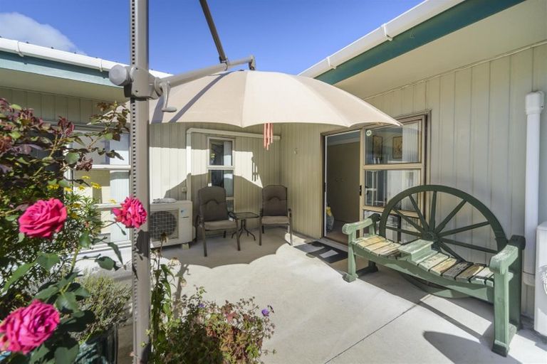 Photo of property in 9 Pain Street, Bulls, 4818