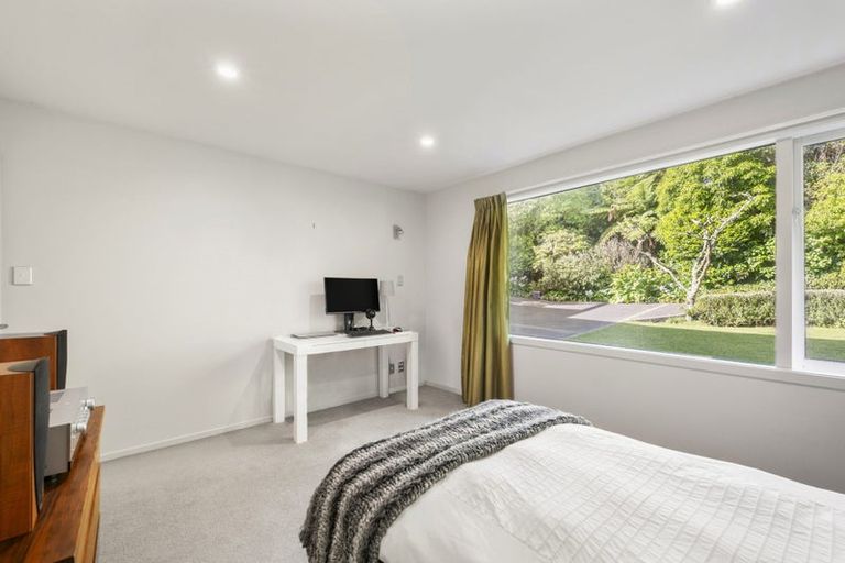 Photo of property in 5 Glentui Grove, Khandallah, Wellington, 6035