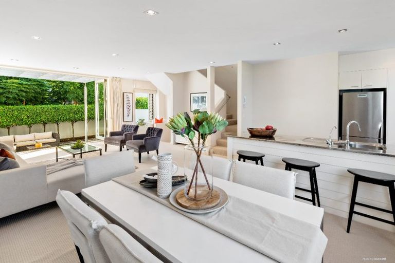 Photo of property in 9/4 Campbell Road, Takapuna, Auckland, 0622