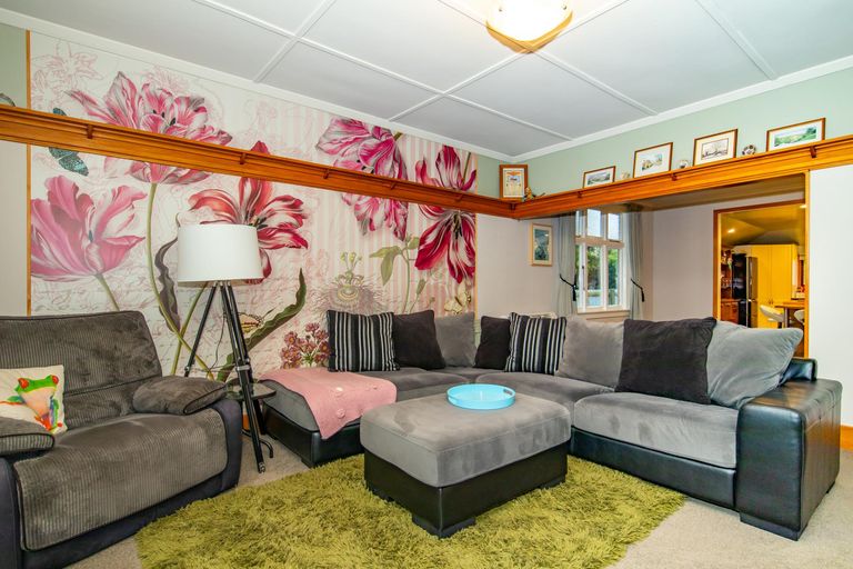 Photo of property in 104 Talbot Street, Geraldine, 7930