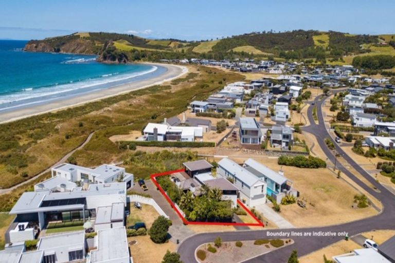 Photo of property in 6 Tuatua Lane, Omaha, 0986