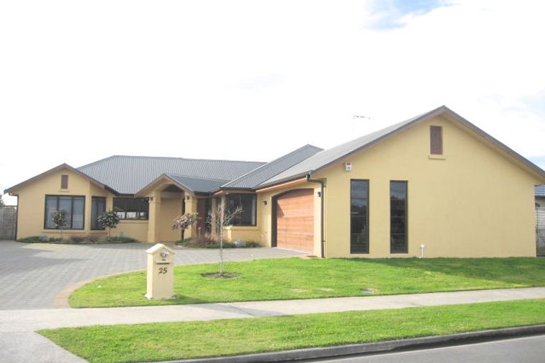 Photo of property in 25 Edenpark Drive, Rototuna North, Hamilton, 3210