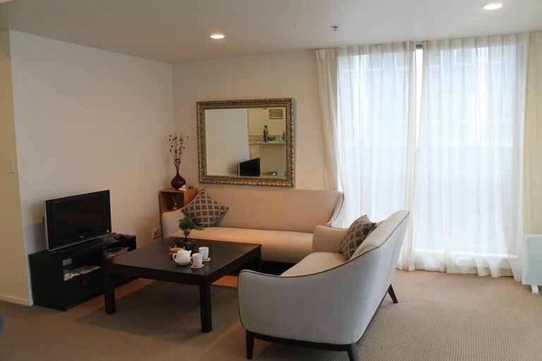 Photo of property in Terrace Heights Apartments, 2/163p The Terrace, Wellington Central, Wellington, 6011