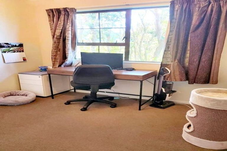 Photo of property in 67b Thurleigh Grove, Karori, Wellington, 6012