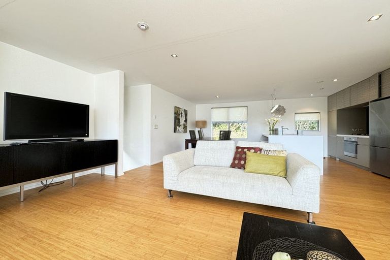 Photo of property in 24 Saddleback Grove, Karori, Wellington, 6012