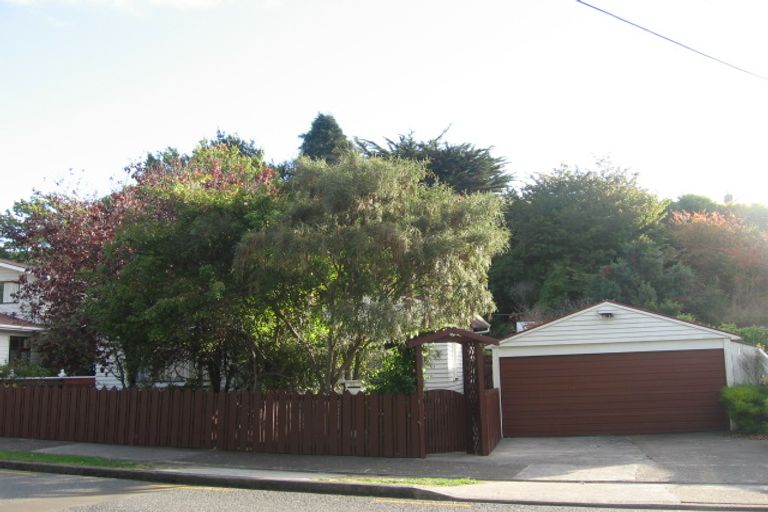 Photo of property in 24 Field Street, Silverstream, Upper Hutt, 5019