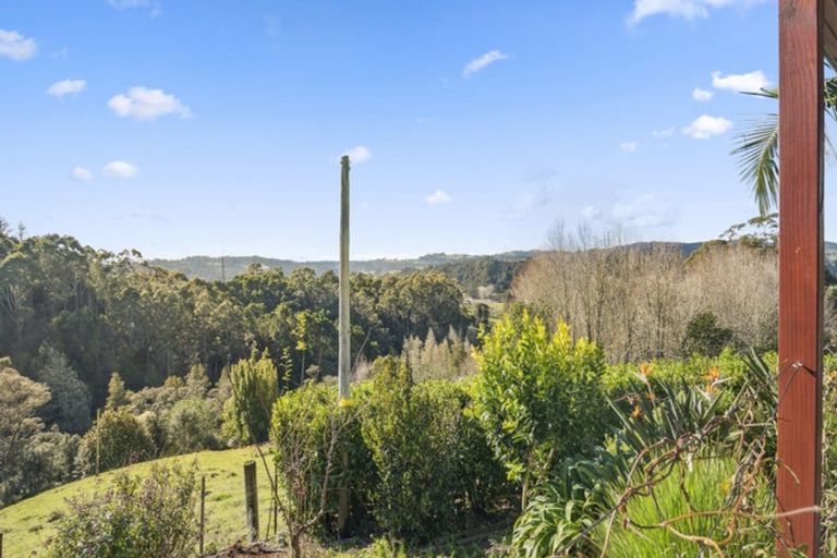 Photo of property in 82 Pinchgut Road, Kaukapakapa, 0873