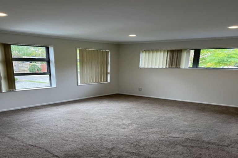 Photo of property in 28 The Enclave, Totara Heights, Auckland, 2105