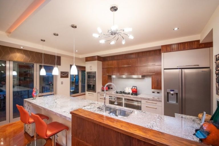 Photo of property in 16 Ihaka Street, Hokowhitu, Palmerston North, 4410