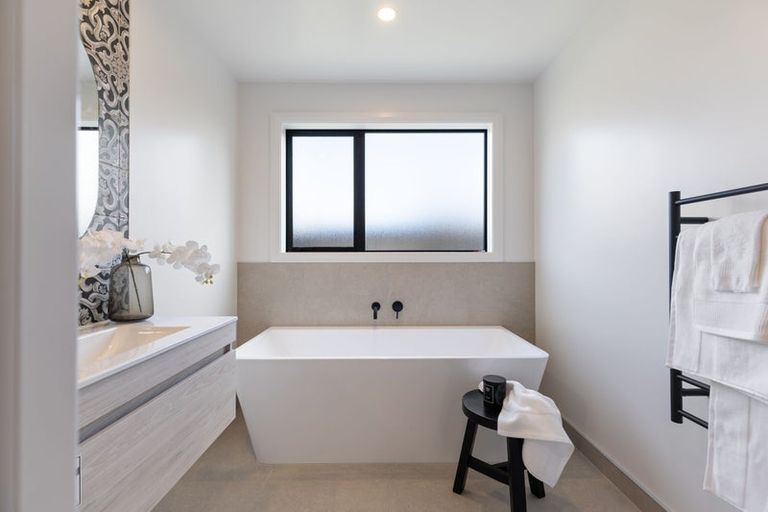 Photo of property in 105 Freedom Drive, Kelvin Grove, Palmerston North, 4470