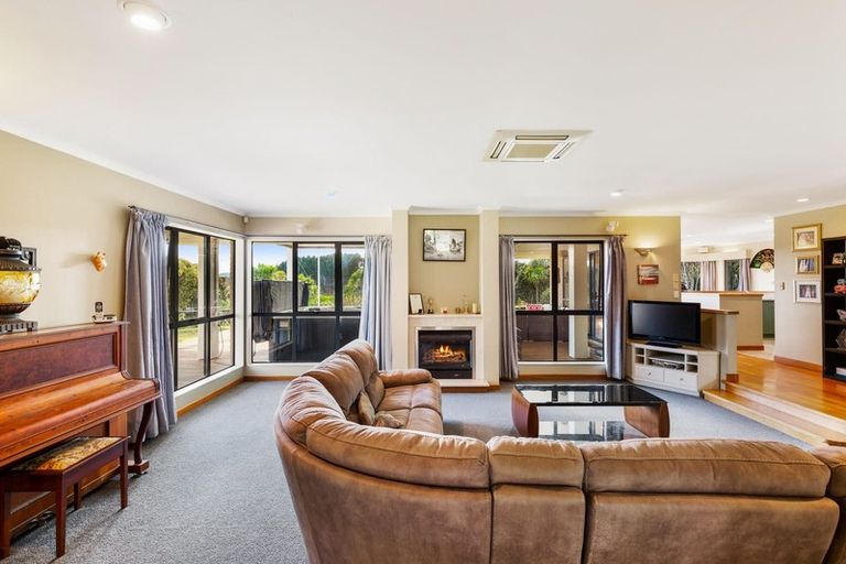Photo of property in 132 Muriwai Valley Road, Muriwai, Waimauku, 0881