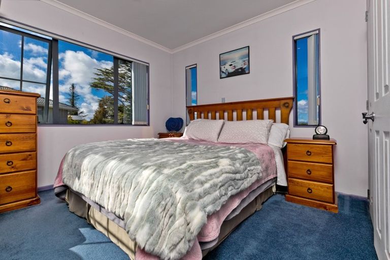 Photo of property in 5a Crompton Road, Massey, Auckland, 0614