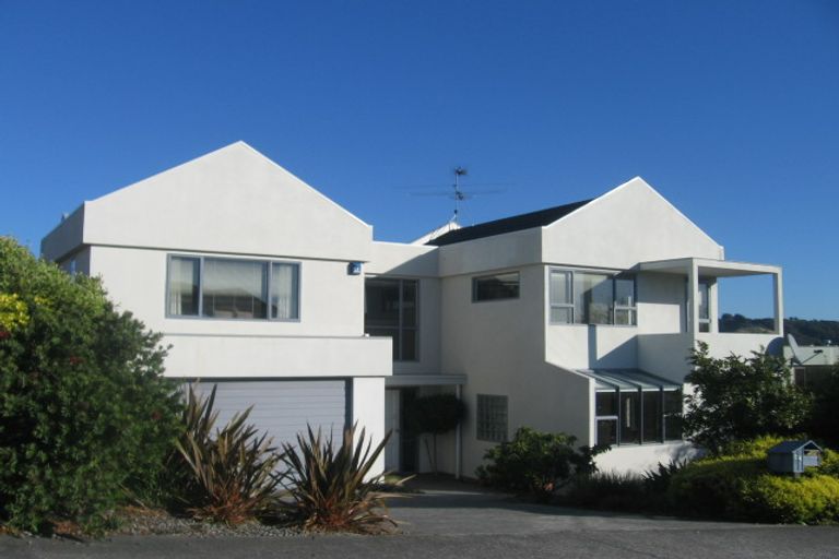 Photo of property in 24 Joseph Banks Drive, Whitby, Porirua, 5024