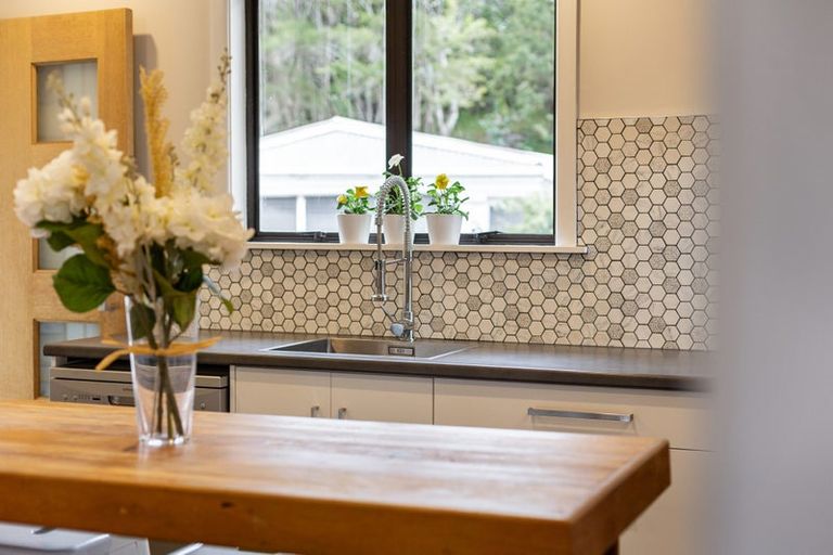 Photo of property in 18 Dover Road, Wainuiomata, Lower Hutt, 5014