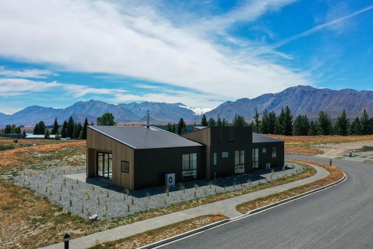 Photo of property in 11 Edwards Lane, Lake Tekapo, 7999