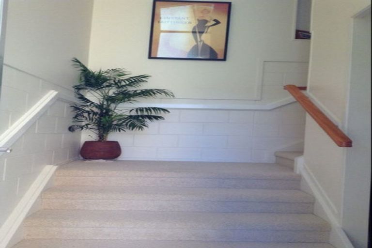 Photo of property in 50 Knightsbridge Drive, Forrest Hill, Auckland, 0620