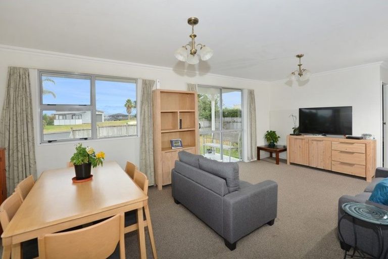 Photo of property in 76 One Tree Point Road, One Tree Point, 0118