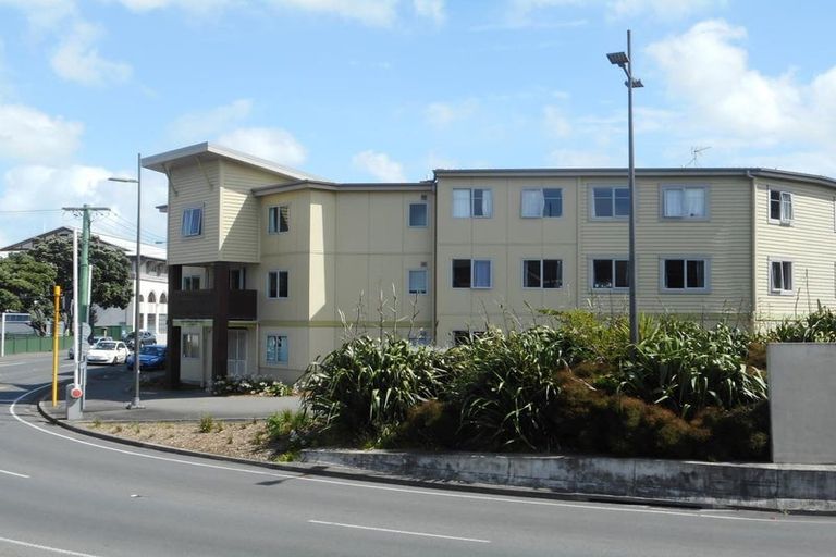 Photo of property in Basin Reserve Complex, 24/4 Sussex Street, Mount Cook, Wellington, 6021
