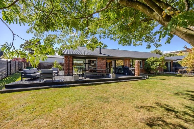 Photo of property in 13 Aeolus Place, Wanaka, 9305