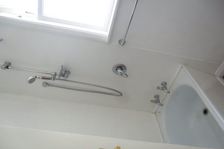 Photo of property in 52 Lipscombe Crescent, Havelock North, 4130