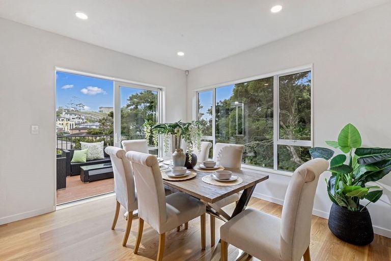 Photo of property in 487a East Coast Road, Murrays Bay, Auckland, 0630