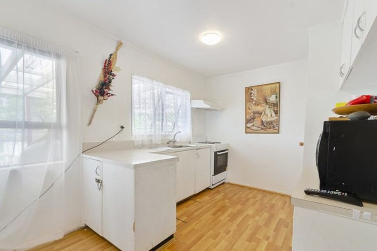 Photo of property in 2/144 Edgewater Drive, Pakuranga, Auckland, 2010