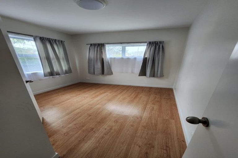 Photo of property in 46 Spinnaker Drive, Te Atatu Peninsula, Auckland, 0610