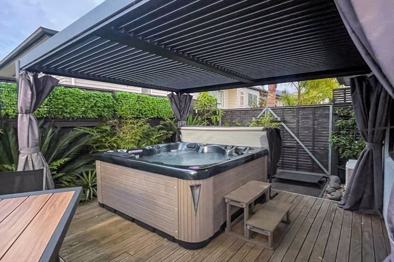 Photo of property in 7 Woodleigh Place, Ohauiti, Tauranga, 3112