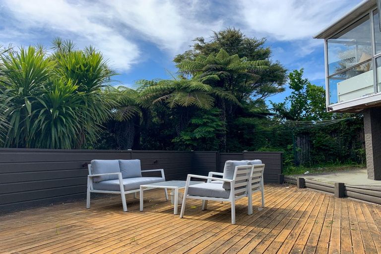 Photo of property in 44 Rimutaka Place, Titirangi, Auckland, 0604