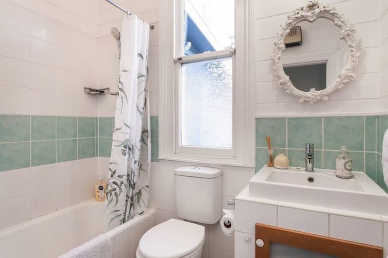 Photo of property in 73 Caledonian Road, St Albans, Christchurch, 8014