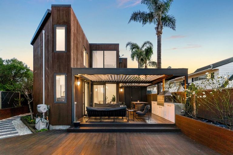 Photo of property in 2/3 Craig Road, Milford, Auckland, 0620