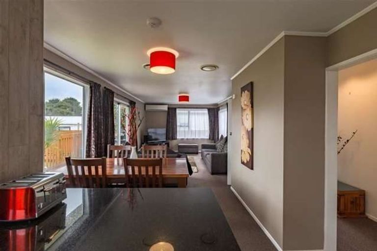 Photo of property in 315 Swanson Road, Ranui, Auckland, 0612