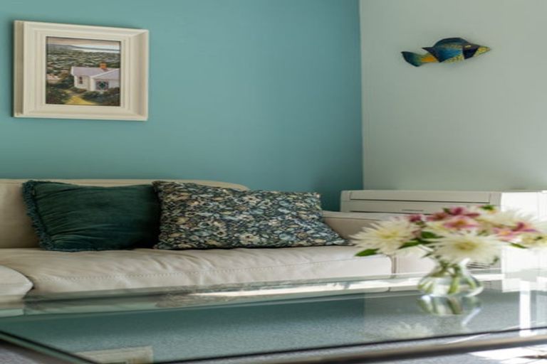 Photo of property in 6b Highgate Avenue, Merivale, Christchurch, 8014