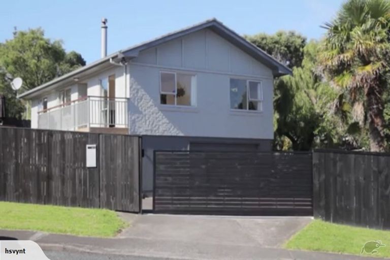 Photo of property in 12 Devonshire Road, Unsworth Heights, Auckland, 0632