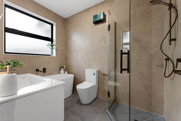 Photo of property in 24 Paihere Street, Huapai, Kumeu, 0810