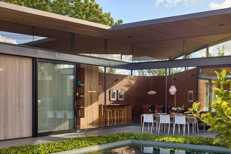 Photo of property in 6 Dignan Street, Point Chevalier, Auckland, 1022