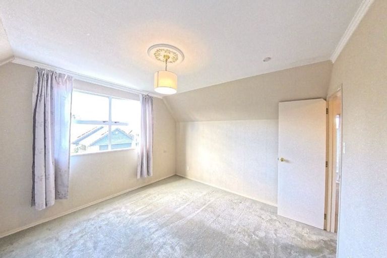 Photo of property in 1 Dresdan Court, Hokowhitu, Palmerston North, 4410