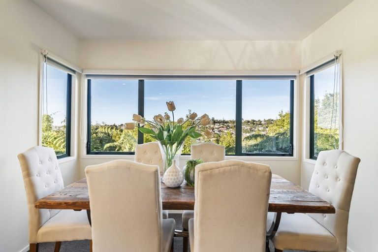 Photo of property in 2/60 Arran Road, Browns Bay, Auckland, 0630