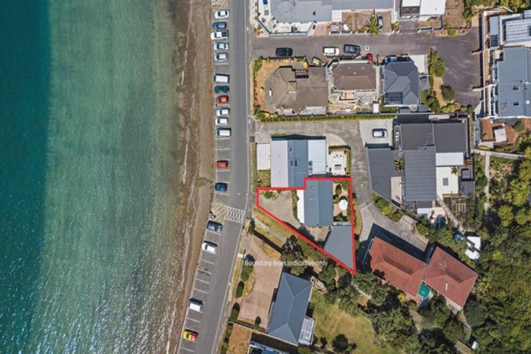 Photo of property in 2/31 Manly Esplanade, Browns Bay, Auckland, 0630