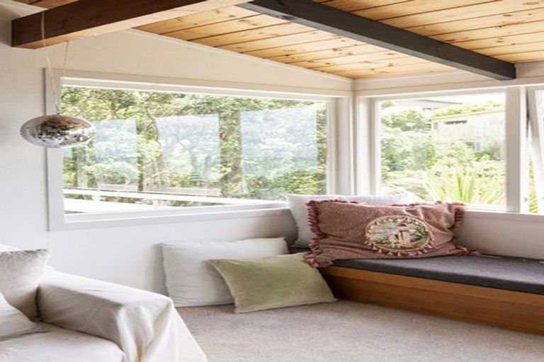 Photo of property in 20 Glenelg Road, Red Beach, 0932