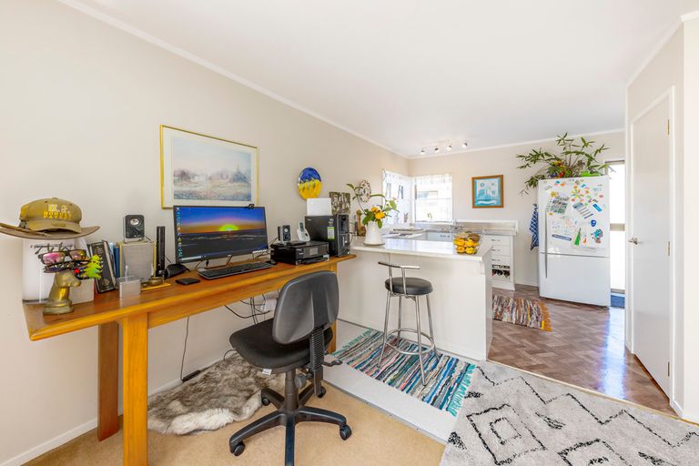 Photo of property in 2/553 Weymouth Road, Weymouth, Auckland, 2103