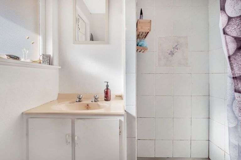 Photo of property in 115a Oceanview Road, Mount Maunganui, 3116