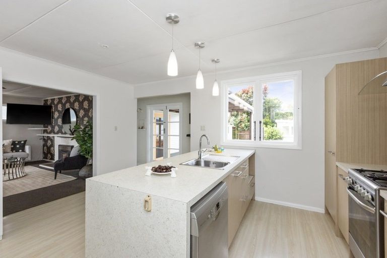 Photo of property in 19 Shrimpton Road, Haumoana, 4102