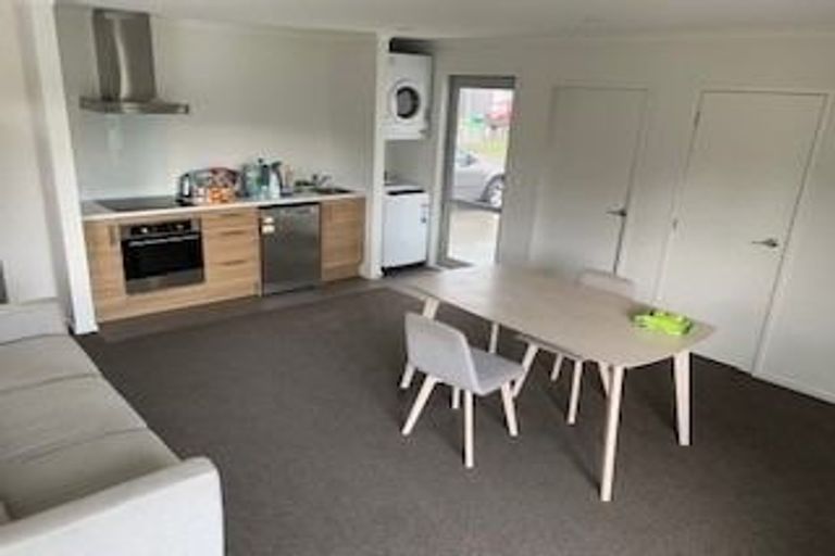 Photo of property in 4/9 Hibiscus Avenue, Hamilton Lake, Hamilton, 3204