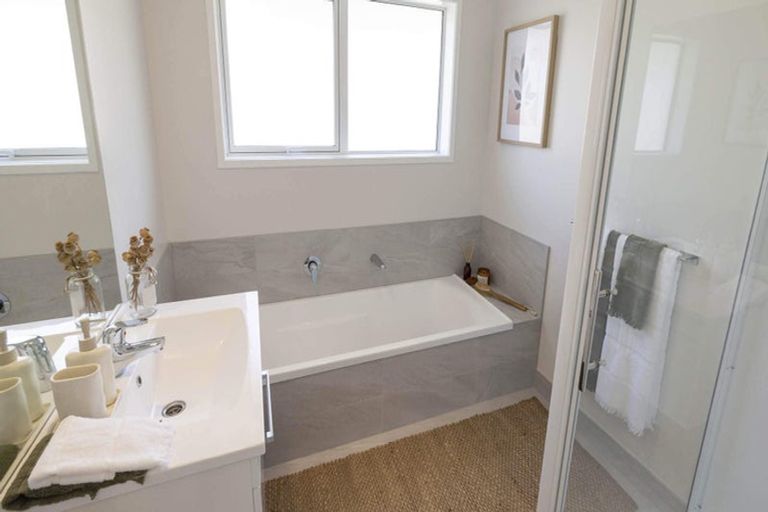 Photo of property in 4 Kohekohe Drive, Owhata, Rotorua, 3010
