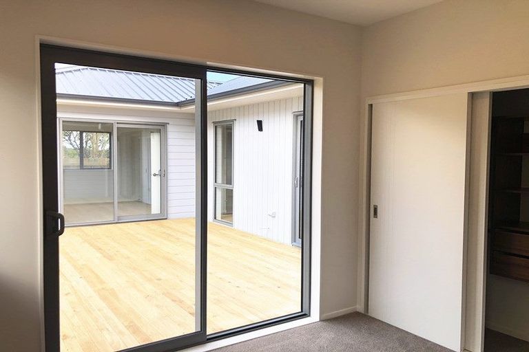 Photo of property in 5 Creswell Lane, Papakura, 2110