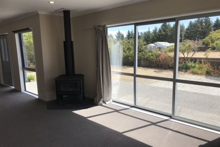 Photo of property in 3 South Crescent, Amberley, 7481